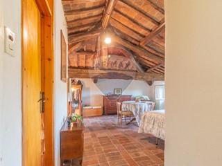 Attico in Vendita a Farnese, 68'000€, 95 m²