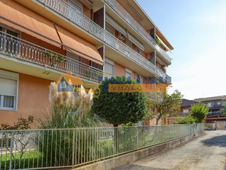Trilocale in Vendita a Oggiona con Santo Stefano, 125'000€, 102 m²