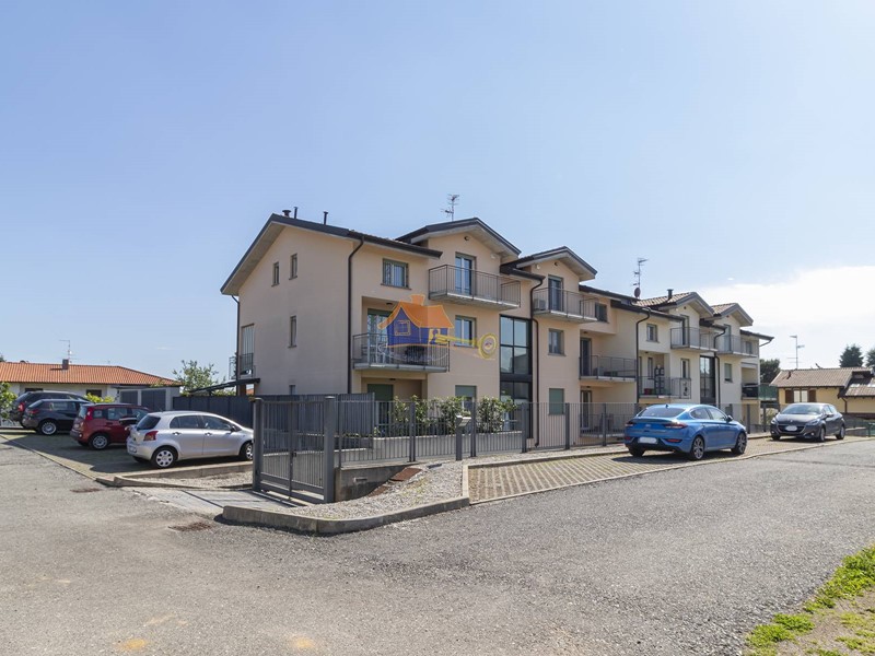 Trilocale in Vendita a Carnago, 218'000€, 142 m²