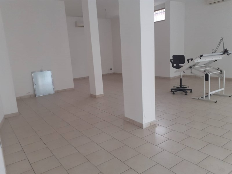 Attività commerciale in Affitto a Viareggio, 1'000€, 70 m²