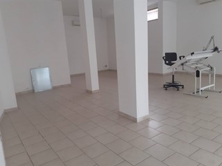 Attività commerciale in Affitto a Viareggio, 1'000€, 70 m²