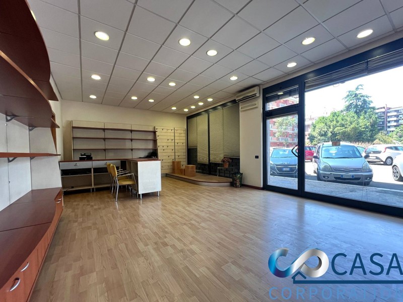 Immobile commerciale in Vendita a Roma, 175'000€, 85 m²