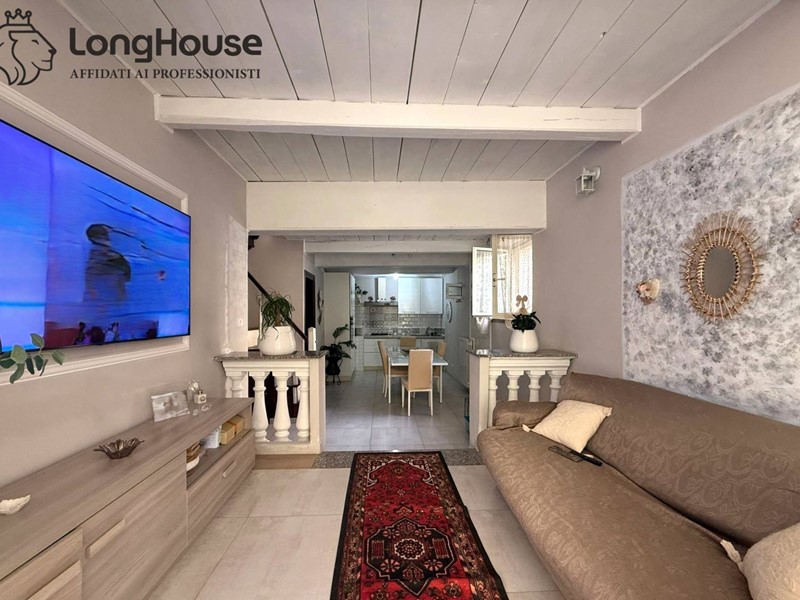 Quadrilocale in Vendita a Genzano di Roma, 165'000€, 90 m²