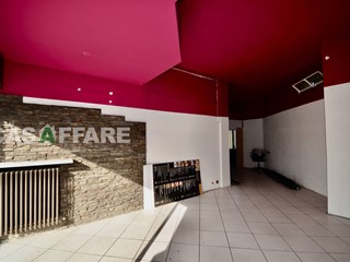 Immobile commerciale in Vendita a Scanzorosciate, 190'000€, 100 m²