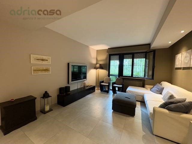 Quadrilocale in Affitto a Riccione, 900€, 80 m²