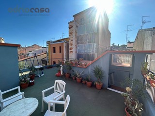 Immobile commerciale in Vendita a Cattolica, 500'000€, 540 m², con Box