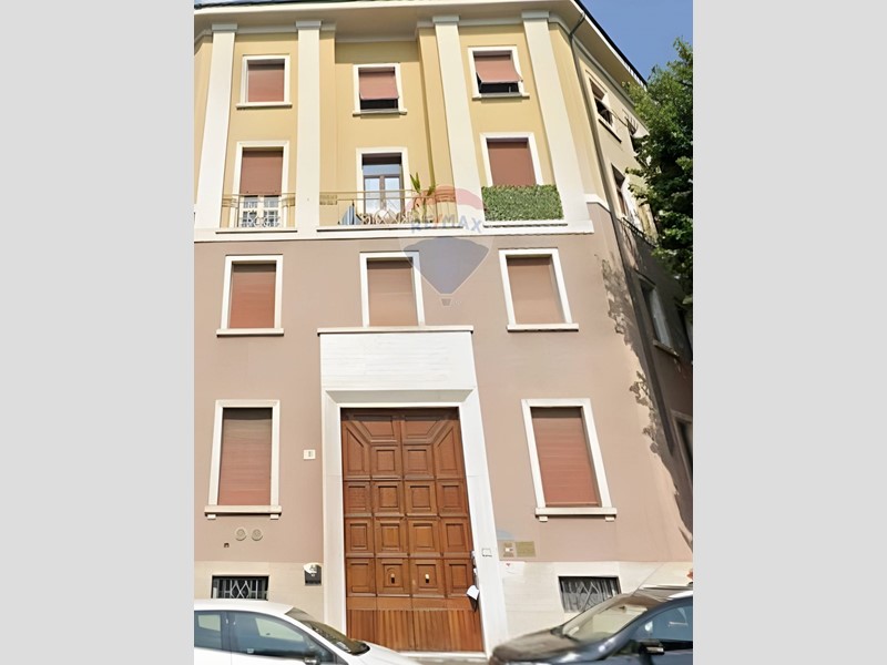 Bilocale in Vendita a Brescia, 148'500€, 120 m²