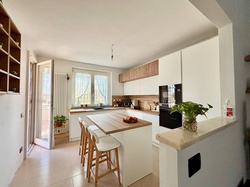 Villa in Vendita a Lacchiarella, 365'000€, 170 m²