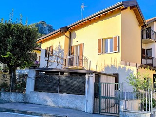 Casa Indipendente in Vendita a Valmadrera, 250'000€, 120 m²