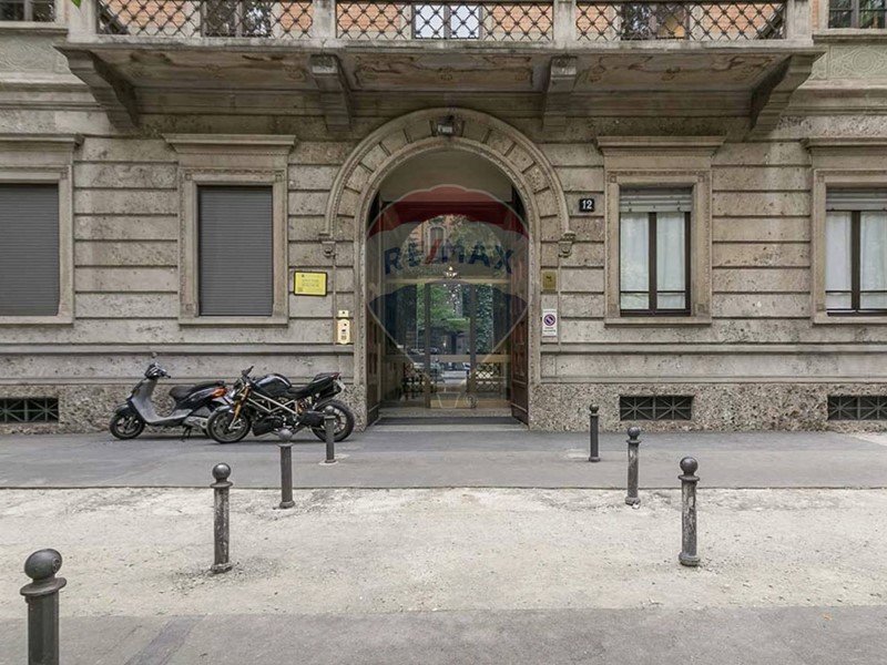 Ufficio in Affitto a Milano, 10'000€, 262 m²