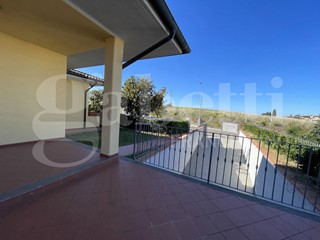 Villa bifamiliare in Vendita a Gavorrano, 390'000€, 250 m²