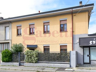Casa Indipendente in Vendita a Mariano Comense, 285'000€, 175 m²