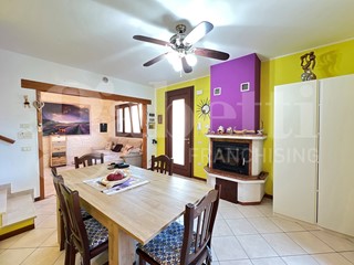 Villa bifamiliare in Vendita a Polverara, 225'000€, 110 m²