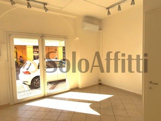 Capannone in Affitto a Carpi, zona Centro Storico, 350€, 16 m²