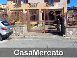 Quadrilocale in Vendita a Rocca di Papa, 98'000€, 80 m², con Box