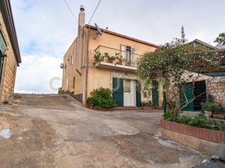 Casa Indipendente in Vendita a Caltagirone, 179'000€, 122 m², con Box