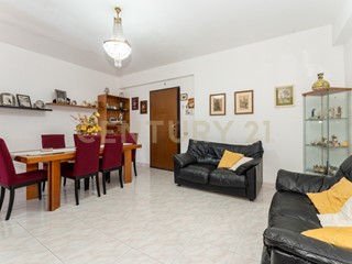 Bilocale in Vendita a Aci Catena, 88'000€, 74 m², arredato