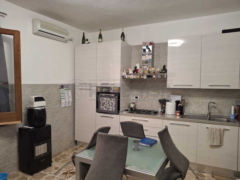 Quadrilocale in Vendita a Siracusa, 90'000€, 80 m²