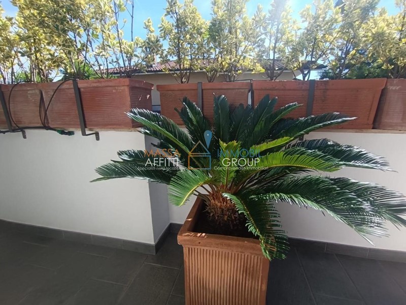 Casa Semi Indipendente in Vendita a Montignoso, zona Cinquale, 469'000€, 120 m², arredato