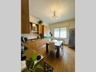 Casa Indipendente in Vendita a Ravenna, 360'000€, 263 m², arredato, con Box