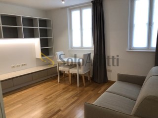 Monolocale in Affitto a Trieste, zona Cavana, 800&euro;, 45 m², arredato