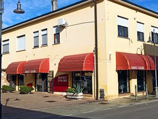 Immobile commerciale in Vendita a Pojana Maggiore, 125'000&euro;, 150 m²