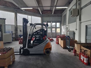 Capannone in Vendita a Lucca, zona Sud, 750'000€, 900 m²