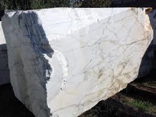 Capannone in Affitto a Carrara, zona Avenza, 800 m²