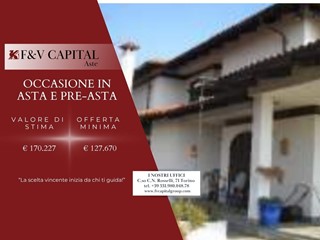 Villa in Vendita a Caselle Torinese, 127'670€, 322 m²
