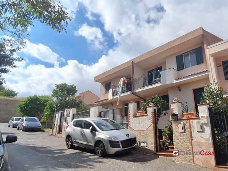 Casa Semi Indipendente in Vendita a Messina, 174'000€, 180 m²