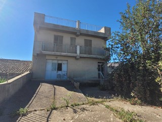 Quadrilocale in Vendita a Buscemi, 68'000€, 135 m²