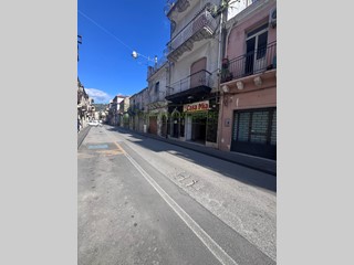 Immobile commerciale in Vendita a Gaggi, 70'000€, 70 m²