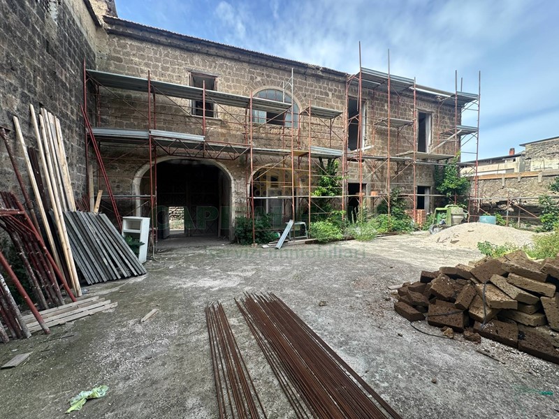 Trilocale in Vendita a San Prisco, 109'000€, 120 m²