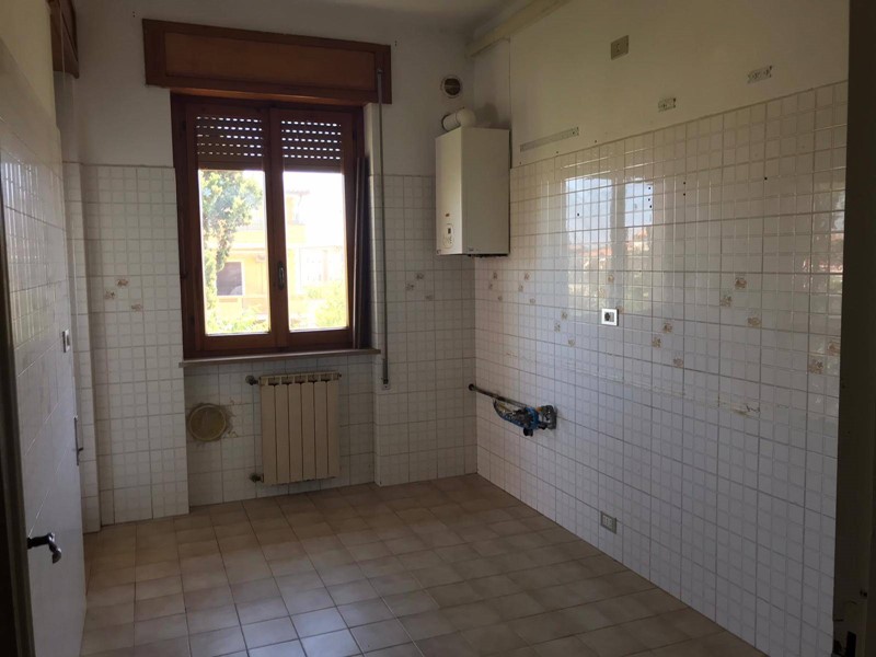 Quadrilocale in Affitto a Silvi, 450€, 90 m²