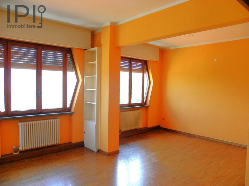 Appartamento in Vendita a Cairo Montenotte, 155'000€, 140 m²