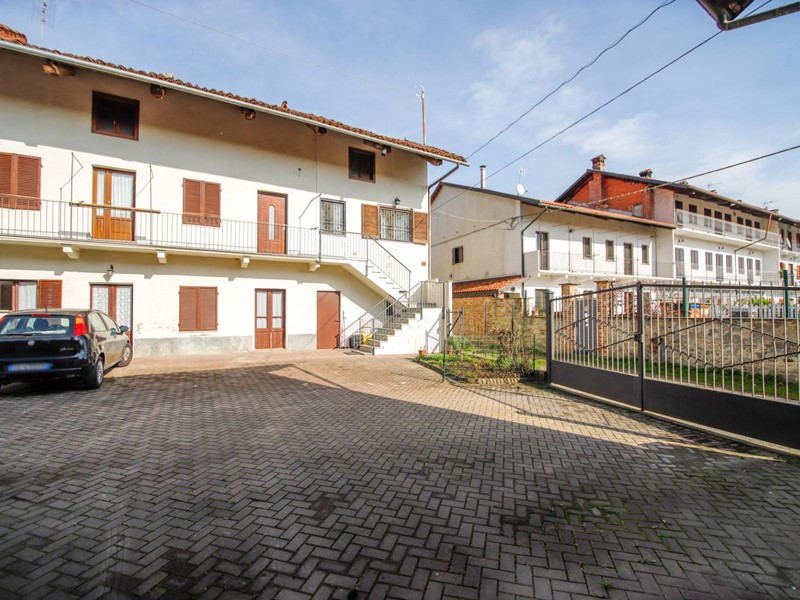 Casa Semi Indipendente in Vendita a Rivarolo Canavese, 173'000€, 181 m²