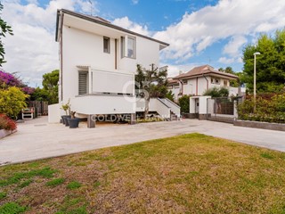 Villa in Vendita a Bari, 498'000€, 237 m²
