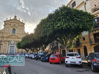 Quadrilocale in Affitto a Palermo, 1'000€, 114 m²