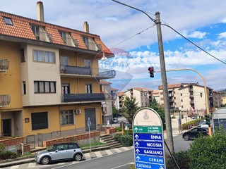 Attico in Vendita a Troina, 53'000€, 80 m²