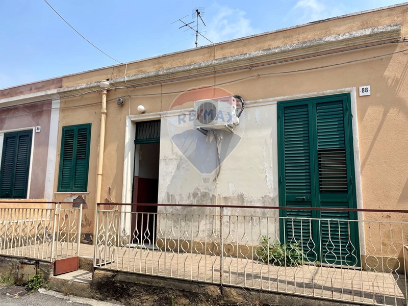 Casa Indipendente in Vendita a Acireale, 65'000€, 75 m²