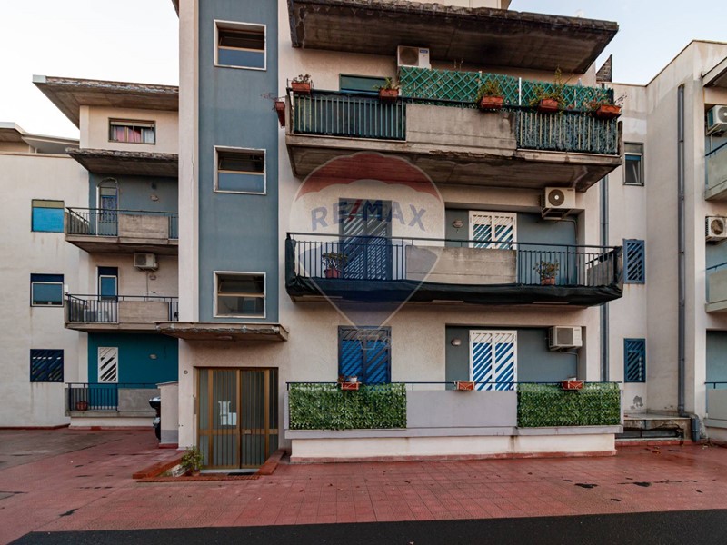 Appartamento in Vendita a Catania, 105'000&euro;, 109 m²