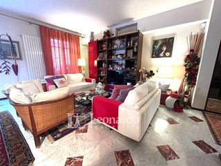 Casa Indipendente in Vendita a Viareggio, 650'000€, 165 m²