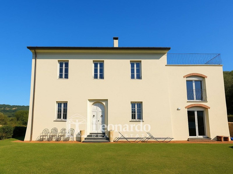 Casa Indipendente in Vendita a Massarosa, 570'000€, 210 m²
