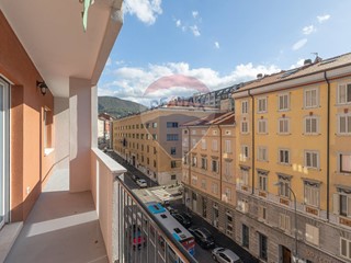 Trilocale in Vendita a Trieste, 224'000€, 76 m²