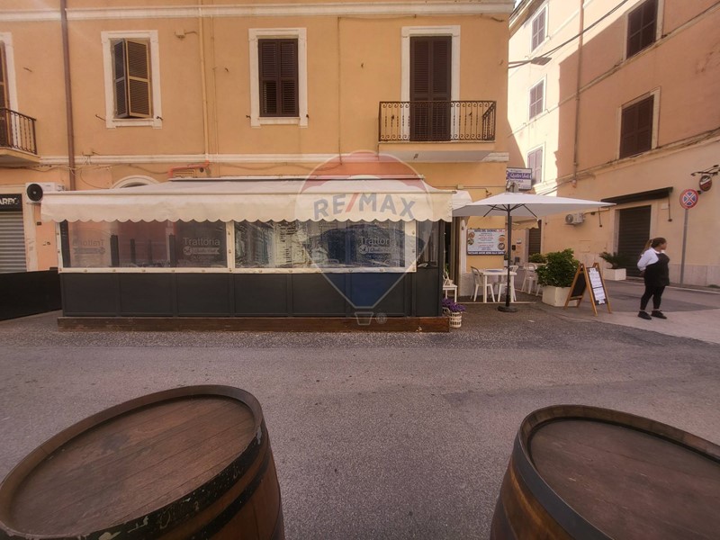 Immobile commerciale in Vendita a Anzio, 85'000€, 100 m²