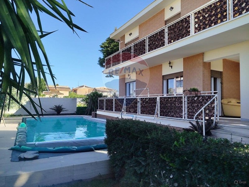Villa in Vendita a Nettuno, 360'000€, 150 m²