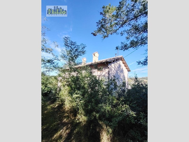 Casa Indipendente in Vendita a Offida, 180'000€, 167 m²