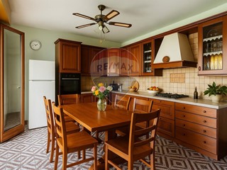 Casa Semi Indipendente in Vendita a Caltignaga, 450'000€, 260 m²