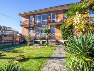 Villa in Vendita a Magenta, 625'000€, 480 m²