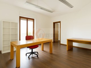 Appartamento in Vendita a Sassari, 187'000€, 171 m²